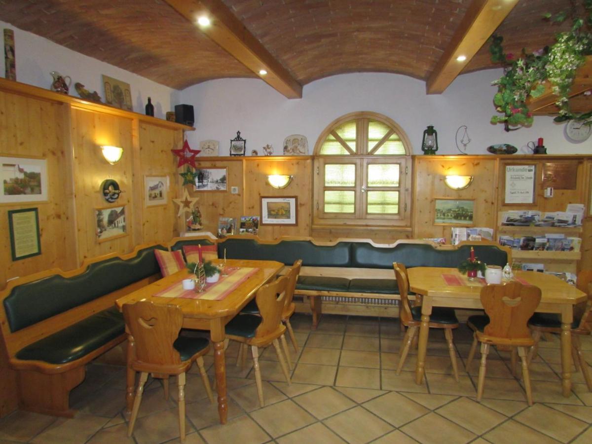 Bed and Breakfast Arkadenhof Fam. Schneider à Eichenbrunn Extérieur photo